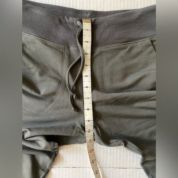 NWT Women’s Icebreaker Merino Mira Cropped Capri Jogger Cool Lite Grey Size S - Picture 10 of 16